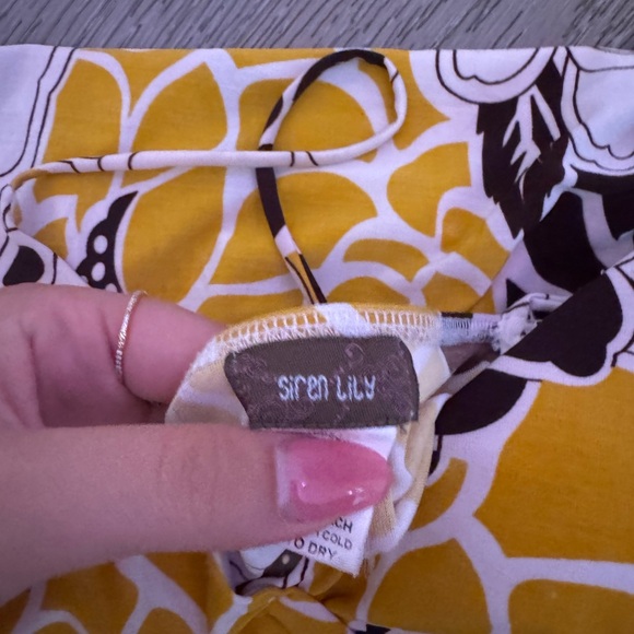 Siren Lily Mustard and Black Floral Top - Picture 3 of 4
